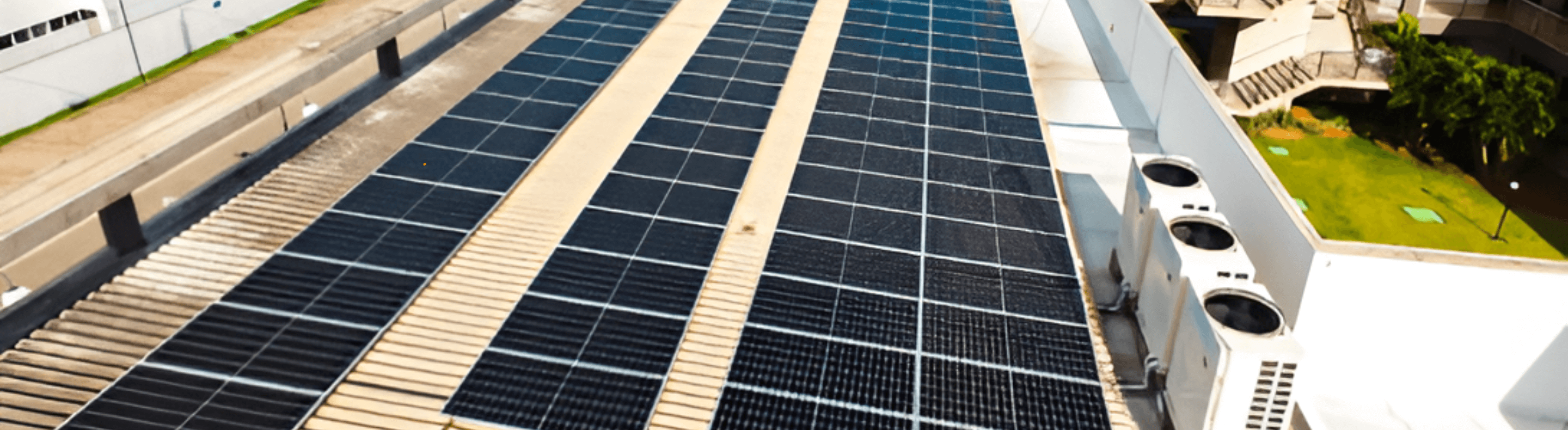 Teto com instalação de placa solar
