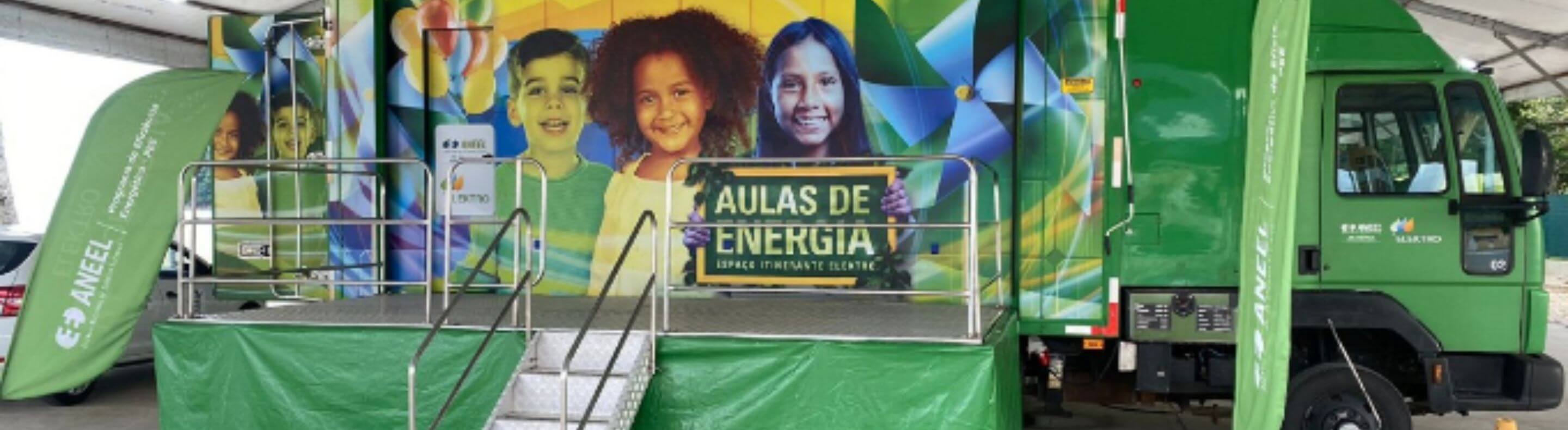 Neoenergia Pernambuco leva caminhão com aulas interativas de energia para estudantes da cidade de Belo Jardim