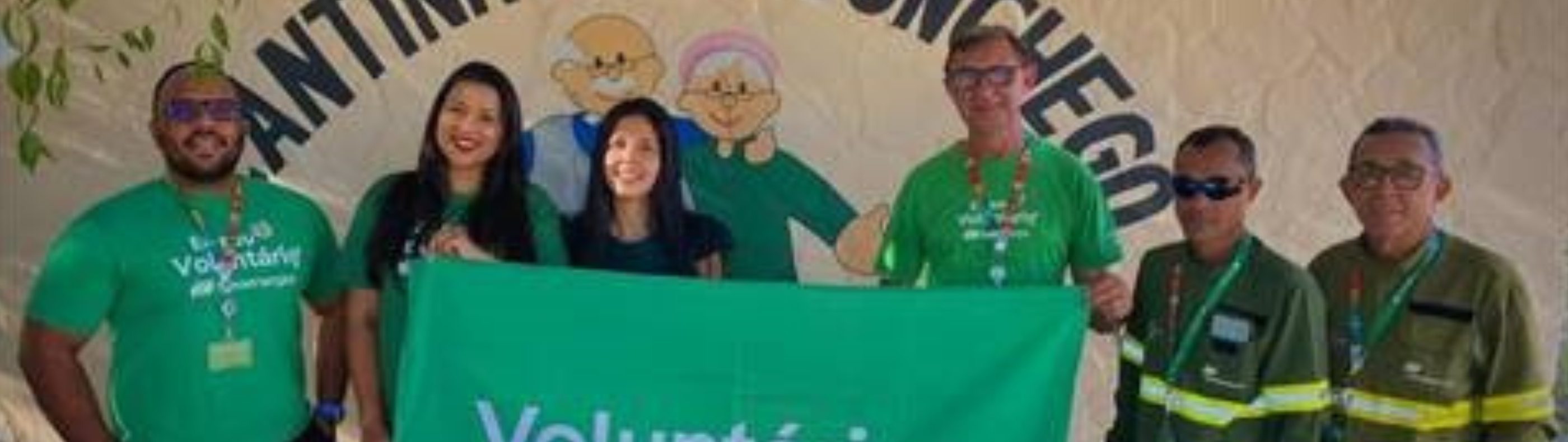 Colaboradores da Neoenergia entregam mais de 300kg de alimentos à Casa do Idoso, em Petrolina
