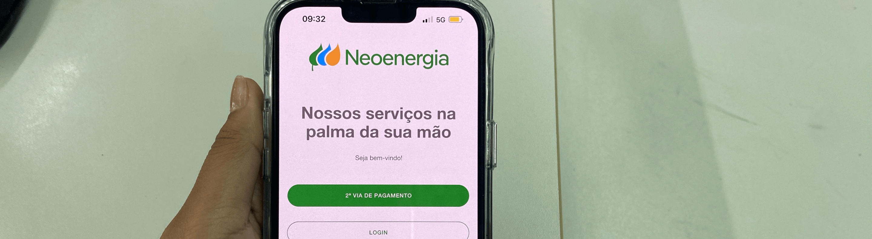 Tela de celular ligada no aplicativo da Neoenergia Pernambuco