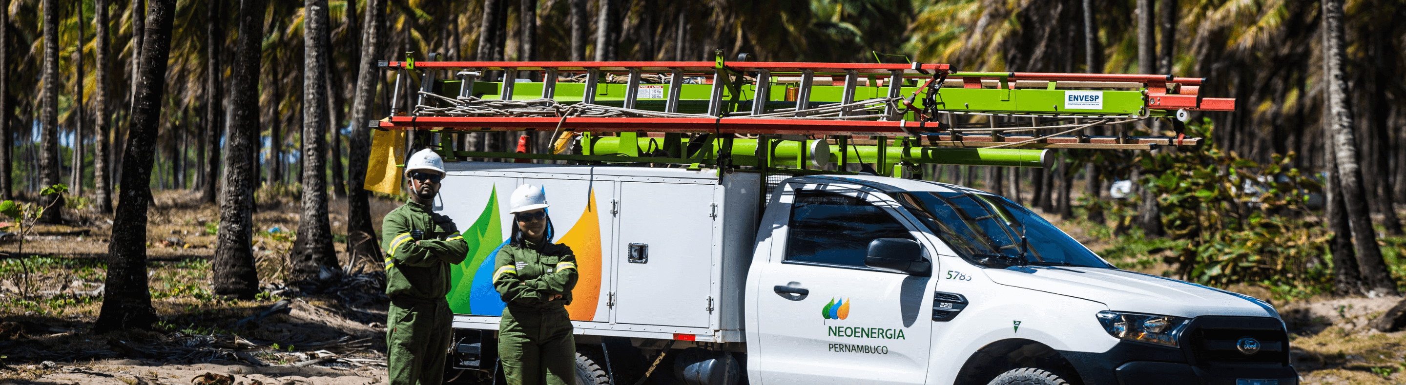 Eletricistas da Neoenergia de prontidão