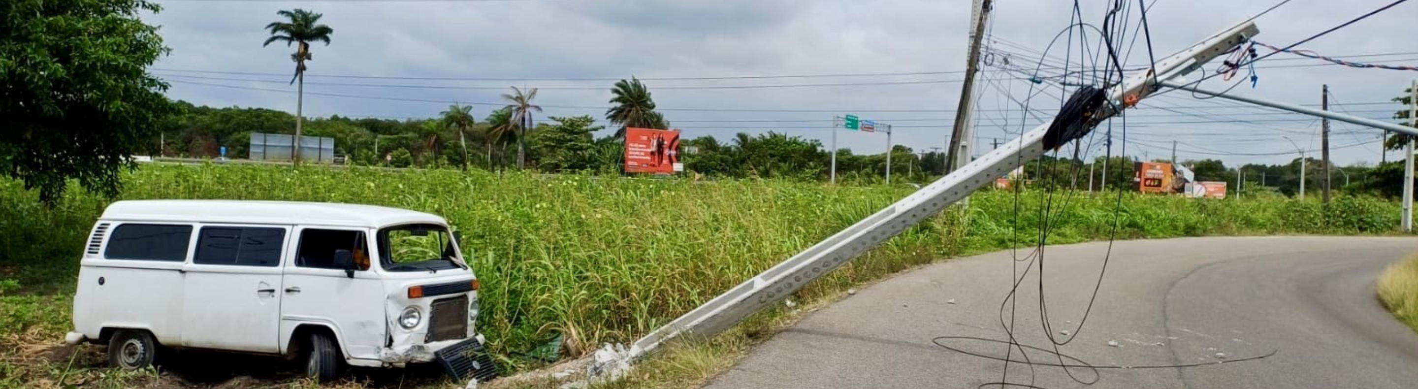 Ocorrências provocadas por colisões de veículos em postes na Bahia cresceu 20% em 2024
