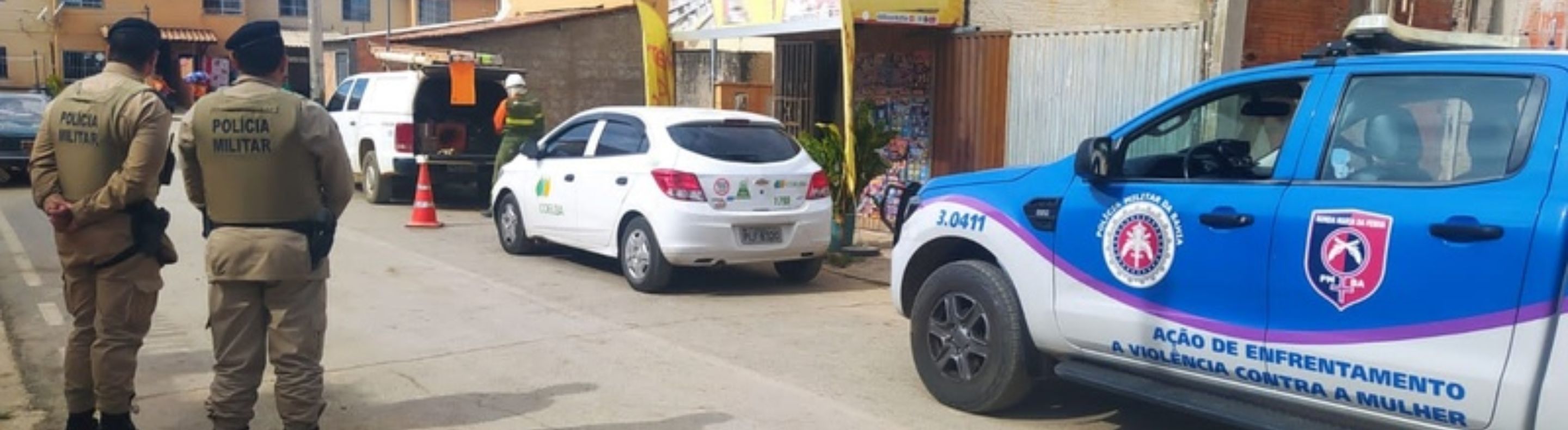 Eletricistas da Neoenergia Coelba e Policiais Militares em campo