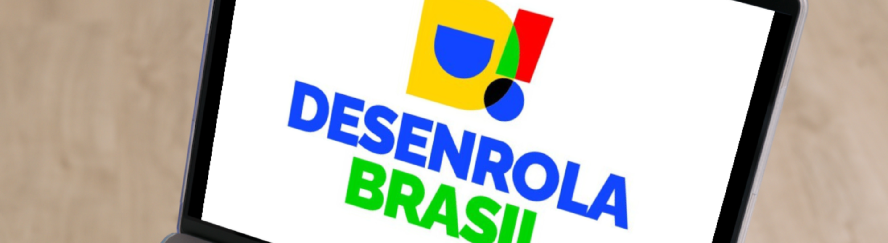 Computador com tela do Desenrola Brasil