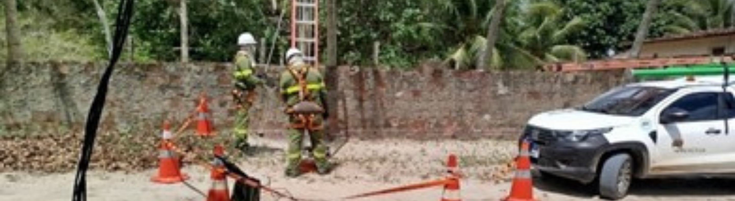 Neoenergia Coelba remove mais de 6 mil ligações irregulares em regiões turísticas para o Réveillon