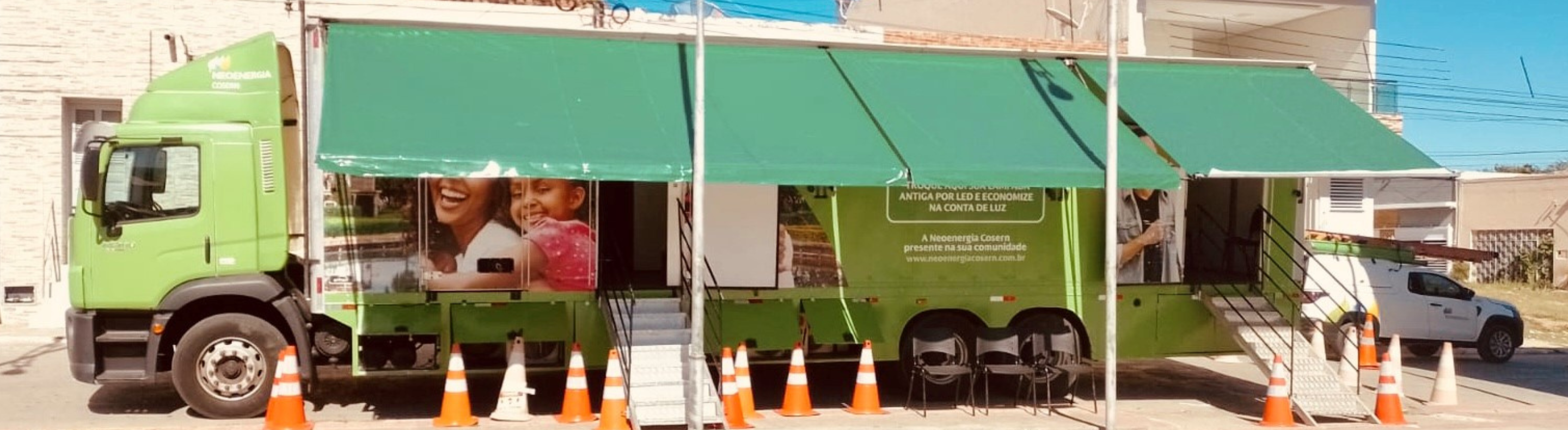 Imagem mostra carreta do Projeto Energia com Cidadania da Neoenergia Cosern