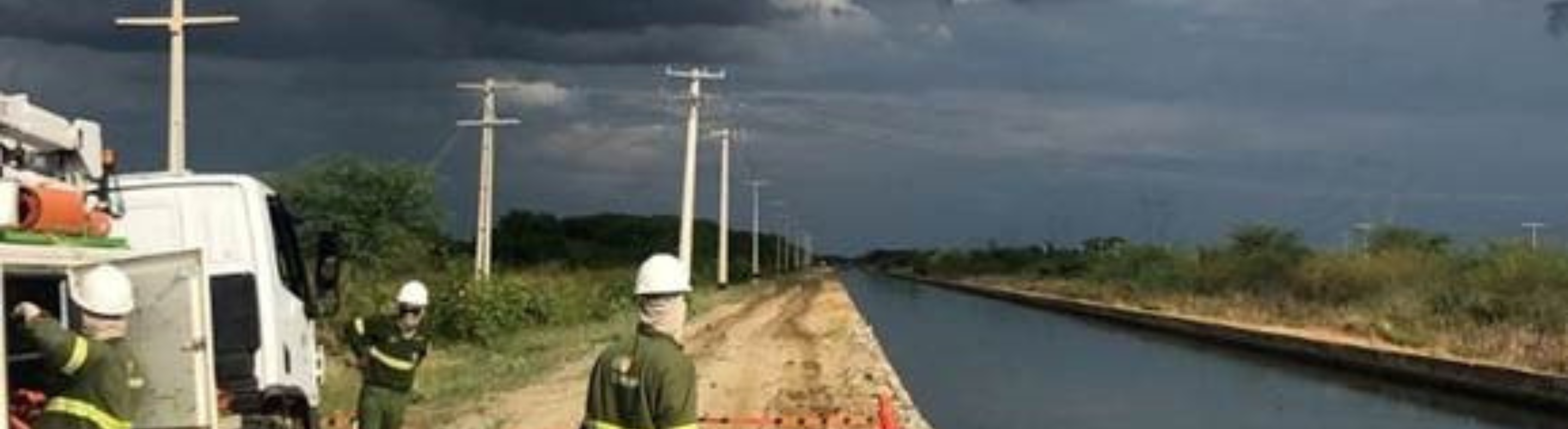 Colaboradores da Neoenergia em ação