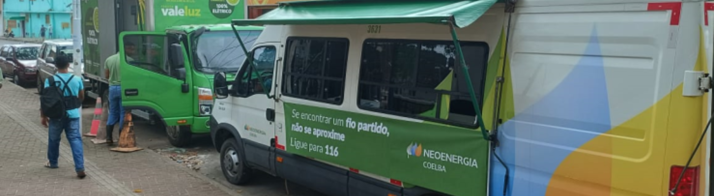 Unidade móvel da Neoenergia Coelba em atendimento