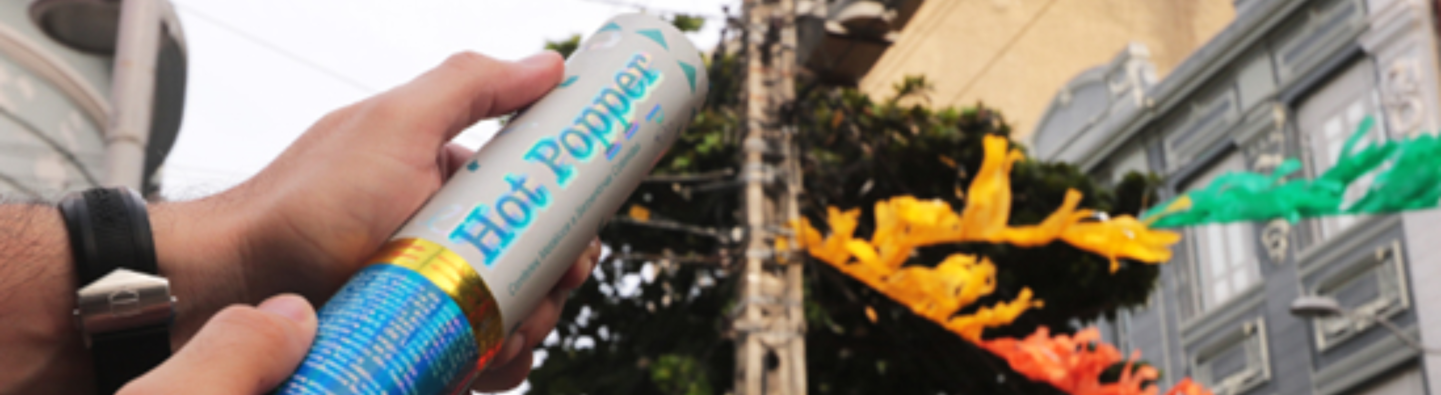 Carnaval com segurança: Neoenergia Coelba reforça alerta sobre cuidados com a rede elétrica e lembra proibição da serpentina metálica   