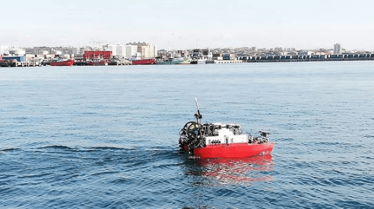 barco-analise-de-residuos-em-rios