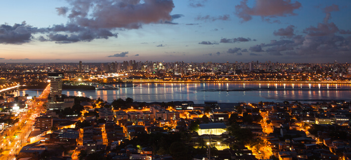 Vista da Bahia à noite