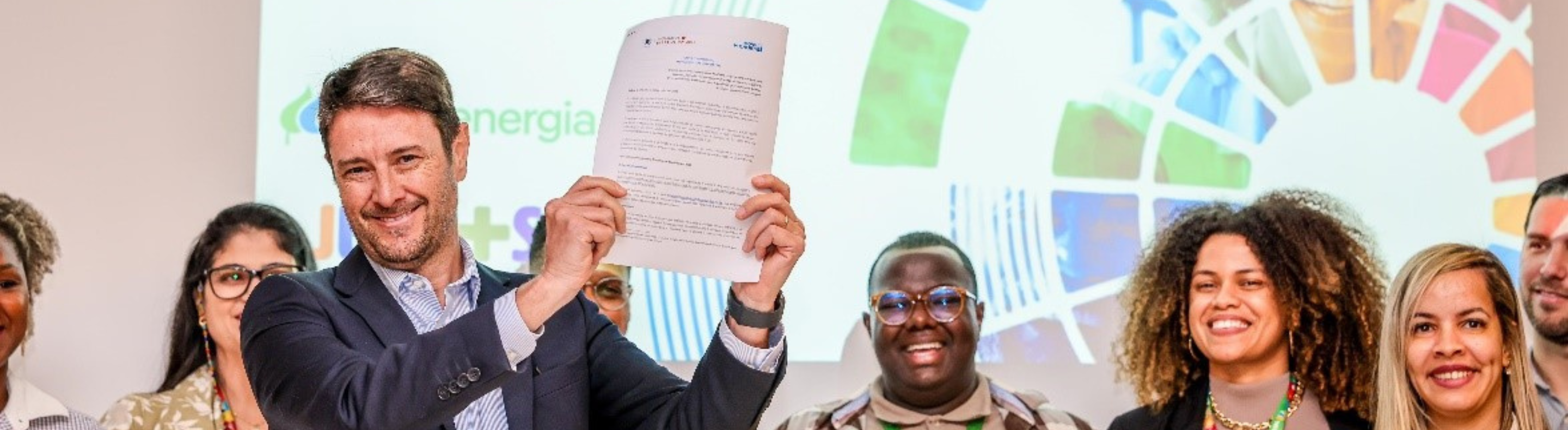 Eduardo Capelastegui, CEO da Neoenergia, comemora assinatura dos compromissos com Pacto Global da ONU -  Foto: Divulgação Neoenergia - Ulisses Dumas