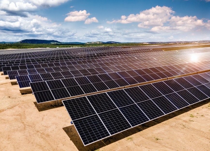 imagem de placas de energia solar fotovoltaica