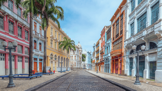 imagem de uma rua e casarios do centro histórico do Recife