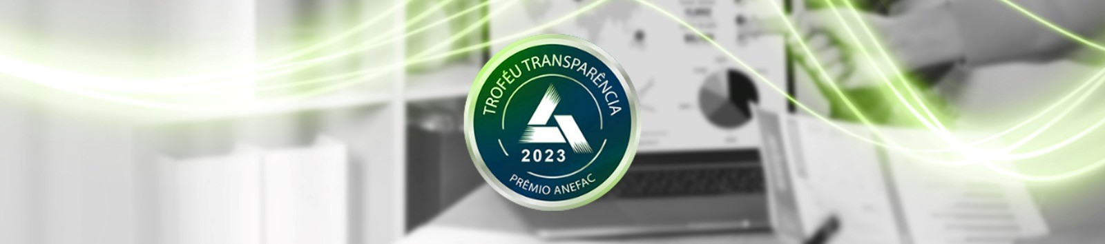 Imagem mostra letreiro escrito Troféu Transparência 2023