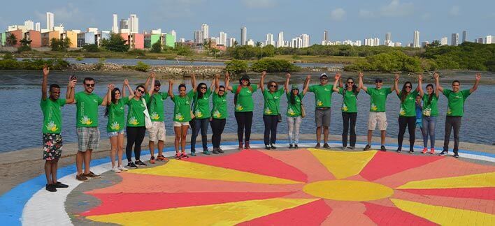 Collaborators of Neoenergia in volunteer action.