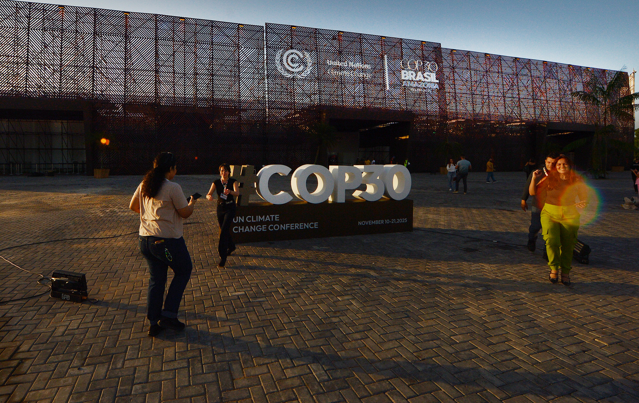 Painel com letreiro da COP 30, em Belém (PA). Foto: Antônio Scorza/COP30