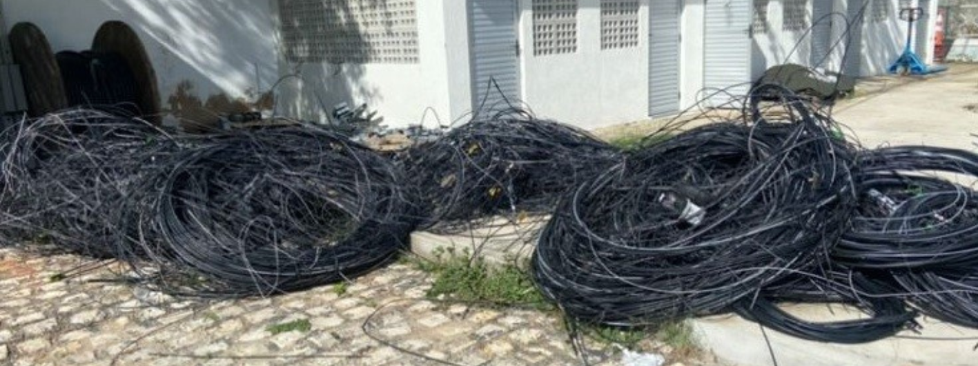 Redes de telecomunicações irregulares colocam a população em risco 