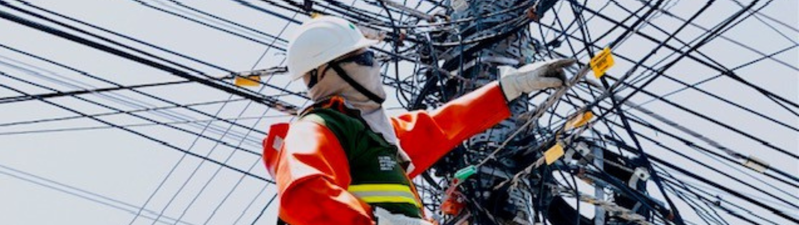 Em três meses, mais de 9,6 toneladas de cabos de telecomunicações irregulares são retiradas dos postes da Neoenergia Cosern