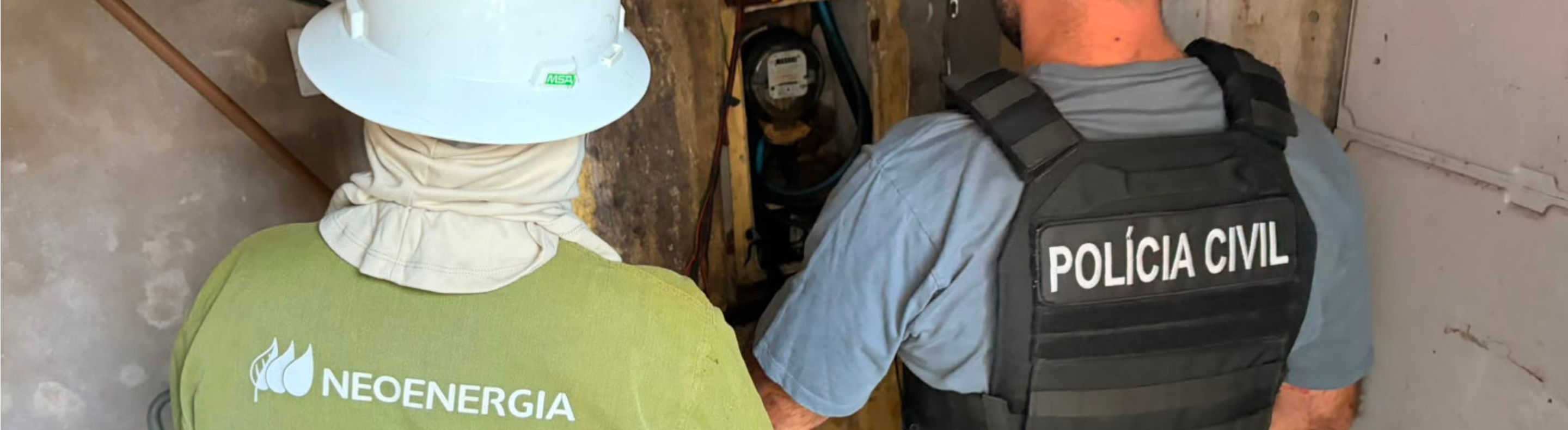 Comércios no Balneário Gaivota, em Itanhaém, são flagrados furtando energia; uma pessoa foi presa
