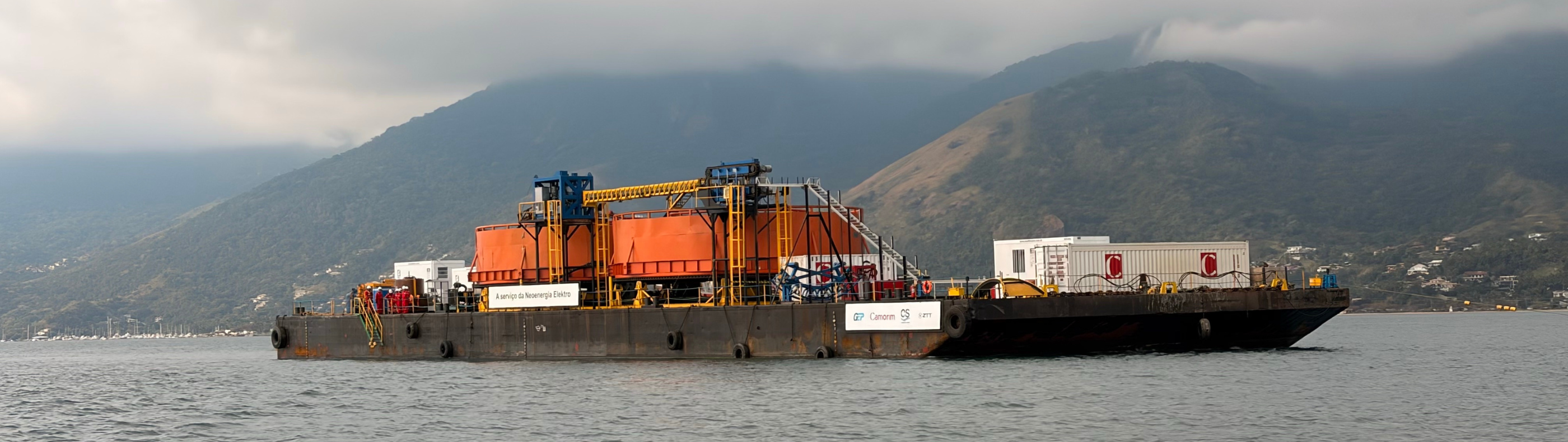 Cabos subaquáticos que levarão mais energia para Ilhabela são instalados pela Neoenergia Elektro 