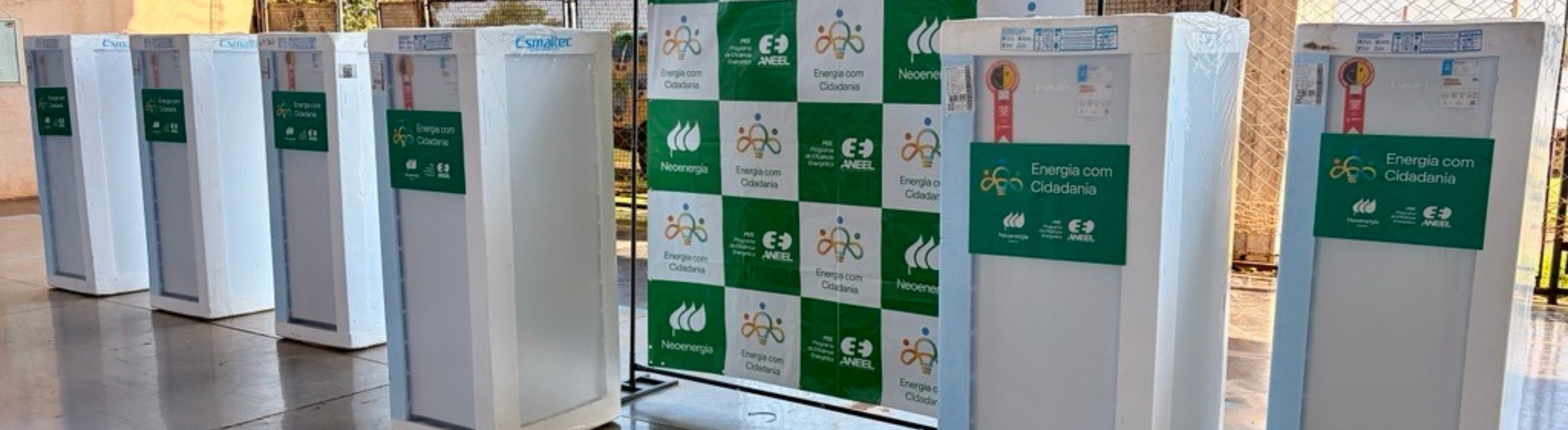 Mais de 850 famílias são beneficiadas por geladeiras entregues pela Neoenergia Elektro