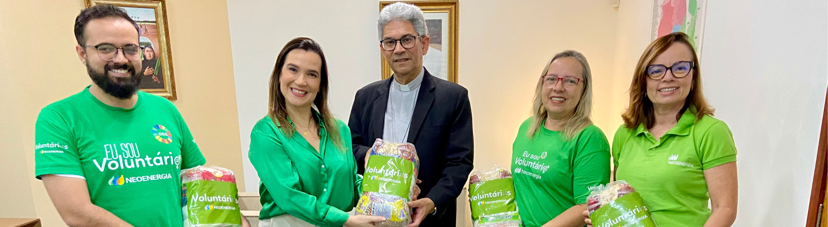 Arquidiocese de Natal recebe 1 tonelada de alimentos doada por voluntários da Neoenergia Cosern 